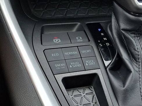 Certified 2023 Toyota RAV4 XLE Premium AWD/4WD image 23