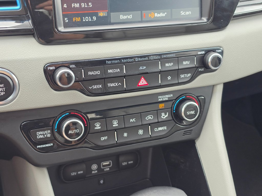 Used 2019 Kia Niro EX Premium FWD image 27