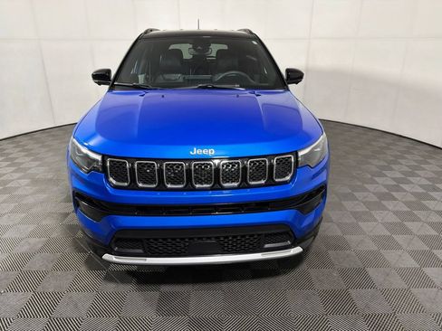 Used 2023 Jeep Compass Limited w/ Elite Group AWD/4WD image 3