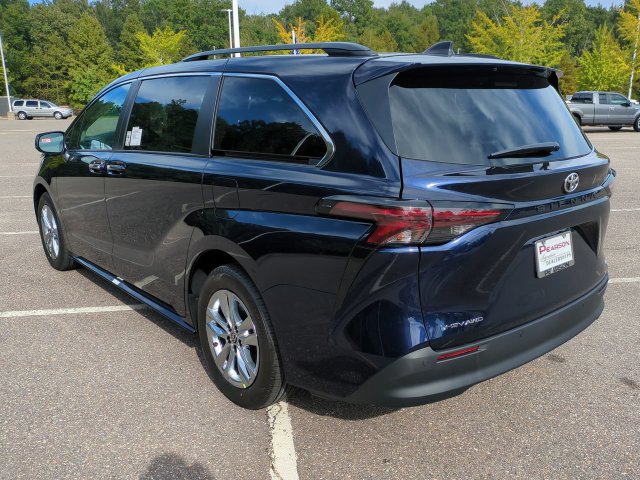 New 2026 Toyota Sienna XLE AWD/4WD image 6