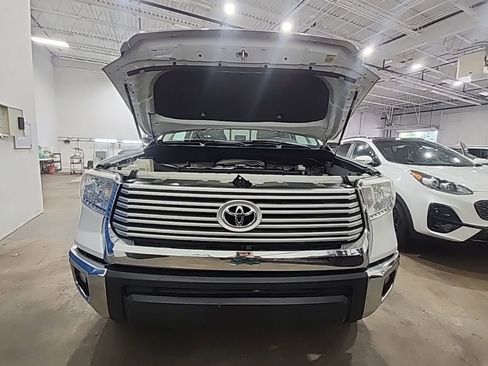 Used 2015 Toyota Tundra Limited w/ Limited Premium Package AWD/4WD image 31
