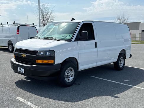 New 2026 Chevrolet Express 2500 w/ Driver Convenience Package image 15