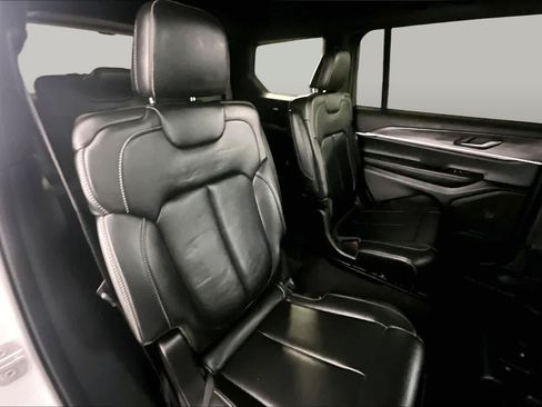 Used 2024 Jeep Grand Cherokee L Limited w/ Black Appearance Package AWD/4WD image 19