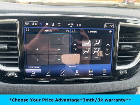 Certified 2023 Chrysler Pacifica Touring-L image 69