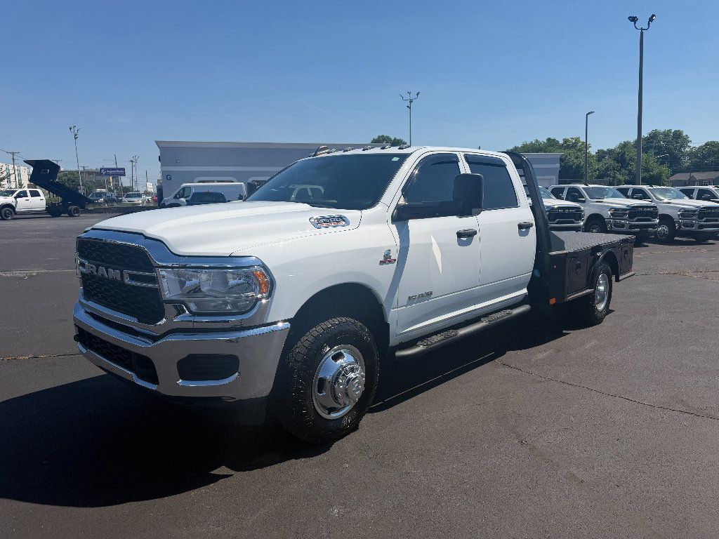 Used 2022 RAM 3500 Tradesman w/ Chrome Appearance Group RWD image 5