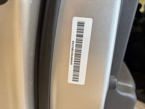 Used 2025 Nissan Versa SV FWD image 27