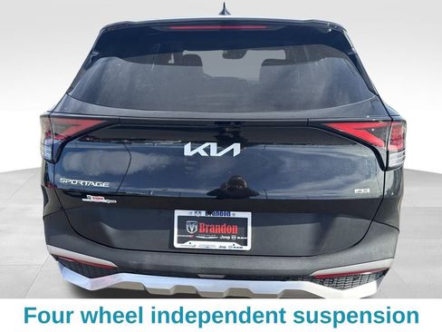 Used 2023 Kia Sportage LX image 5