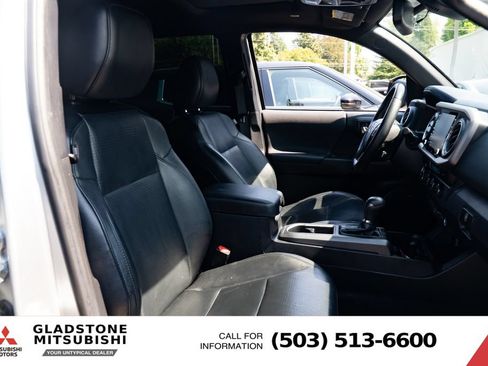 Used 2022 Toyota Tacoma TRD Off-Road w/ TRD Premium Off Road Package AWD/4WD image 27