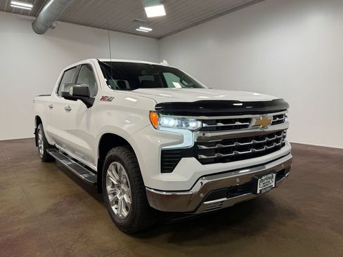 Used 2024 Chevrolet Silverado 1500 LTZ AWD/4WD image 34