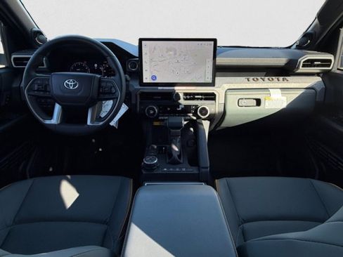 Used 2025 Toyota 4Runner Trailhunter image 12