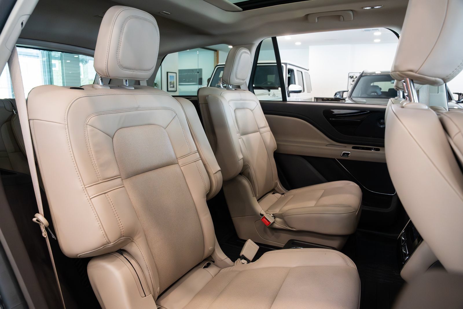 Used 2022 Lincoln Aviator Reserve RWD image 24