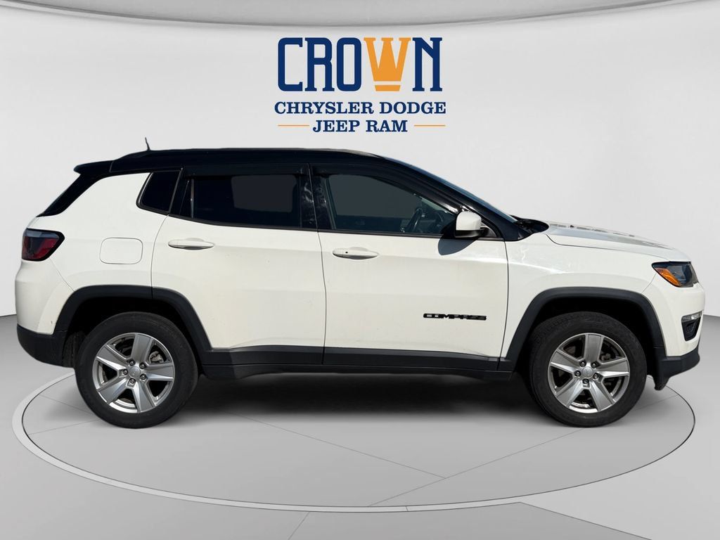 Used 2020 Jeep Compass Latitude AWD/4WD image 2