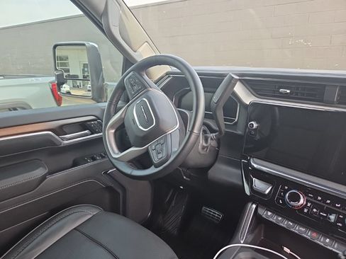 Used 2025 GMC Sierra 2500 Denali w/ Denali Reserve Package AWD/4WD image 13