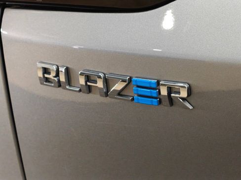 Used 2024 Chevrolet Blazer EV LT AWD/4WD image 64