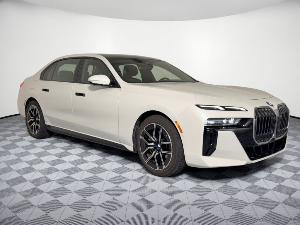 Certified 2023 BMW 760i xDrive AWD/4WD image 7