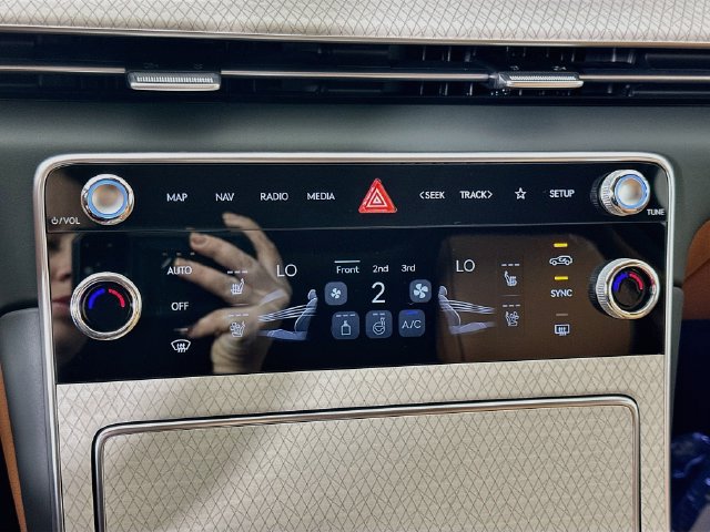 New 2027 Genesis GV80 3.5T Prestige AWD/4WD image 14