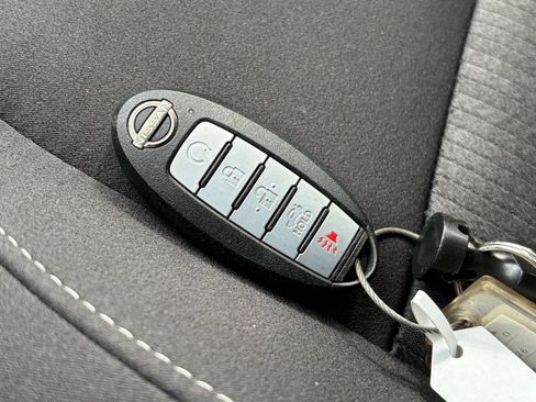 Used 2025 Nissan Altima 2.5 SV FWD image 21
