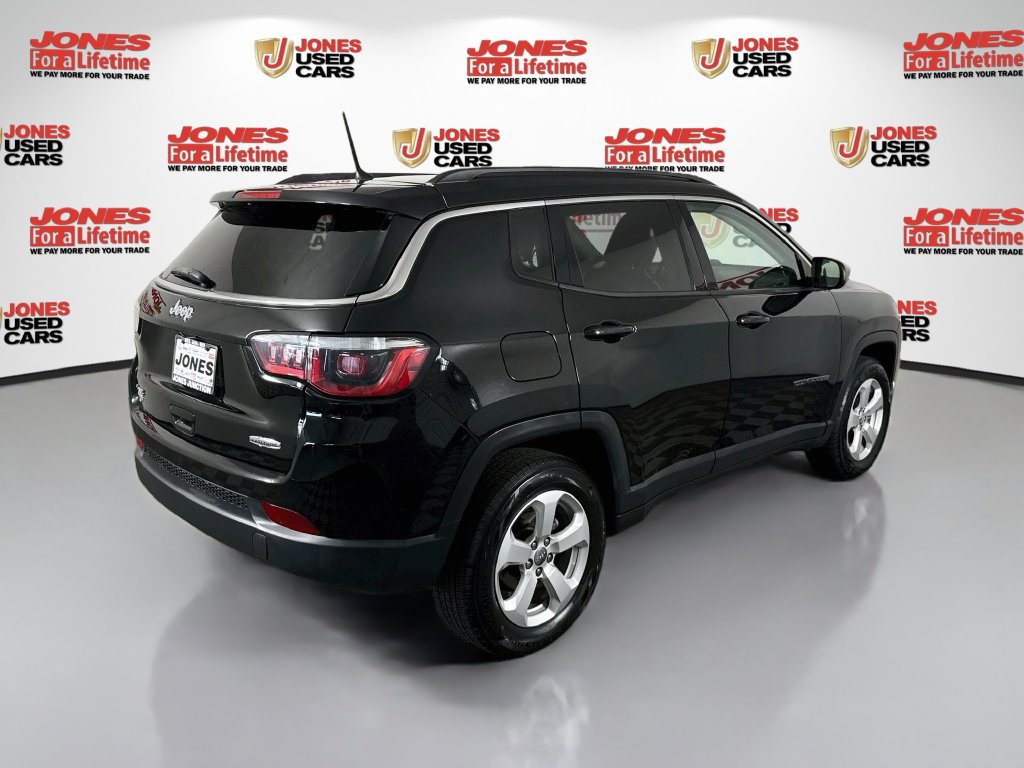 Used 2018 Jeep Compass Latitude AWD/4WD image 16
