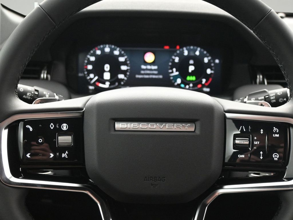 Used 2025 Land Rover Discovery Sport Dynamic SE AWD/4WD image 17