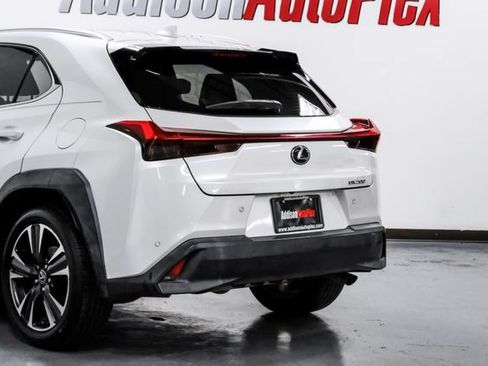 Used 2019 Lexus UX 200 w/ Premium Package FWD image 18