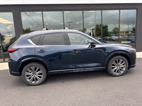 New 2025 MAZDA CX-5 Signature image 2