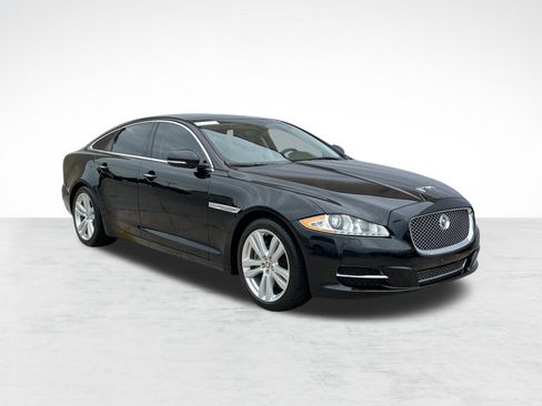 Used 2013 Jaguar XJ image 7