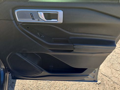 Used 2020 Ford Explorer ST w/ ST Street Pack image 31