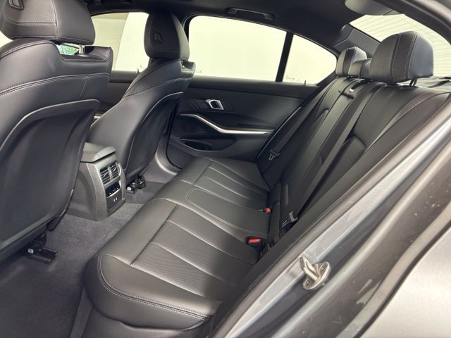 Used 2026 BMW 330i xDrive Sedan w/ Premium Package AWD/4WD image 19