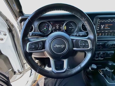 Used 2023 Jeep Wrangler Unlimited Sahara w/ Cold Weather Group AWD/4WD image 11