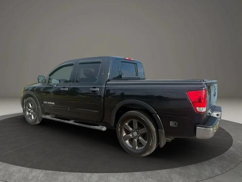 Used 2015 Nissan Titan SV w/ SV Value Truck Package RWD image 5