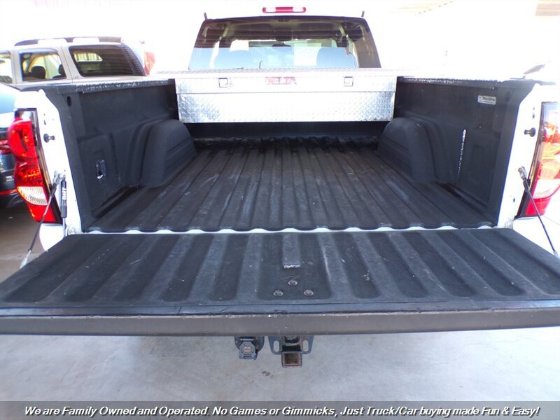 Used 2006 Chevrolet Silverado 2500 LT RWD image 9