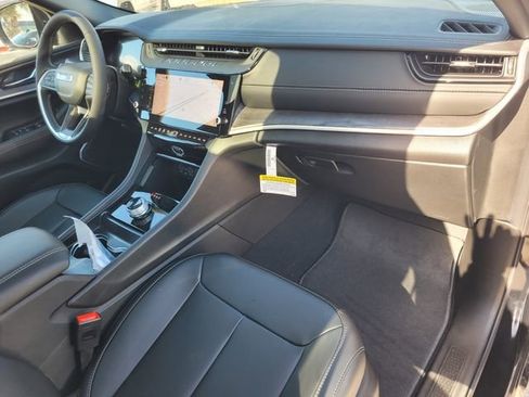 New 2026 Jeep Grand Cherokee Limited w/ Limited Altitude Package image 16