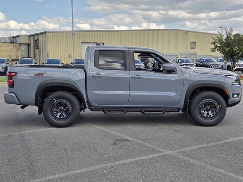 New 2026 Nissan Frontier PRO-4X w/ Pro-4x Convenience Package image 3