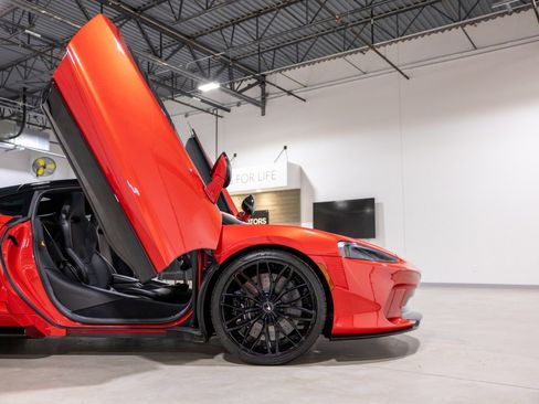 Used 2023 McLaren GT image 22