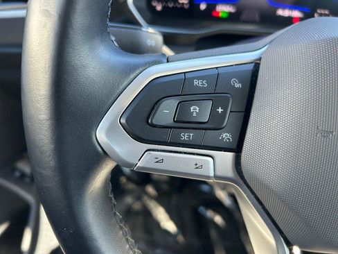 Used 2023 Volkswagen Jetta SE w/ Panoramic Sunroof Package image 8