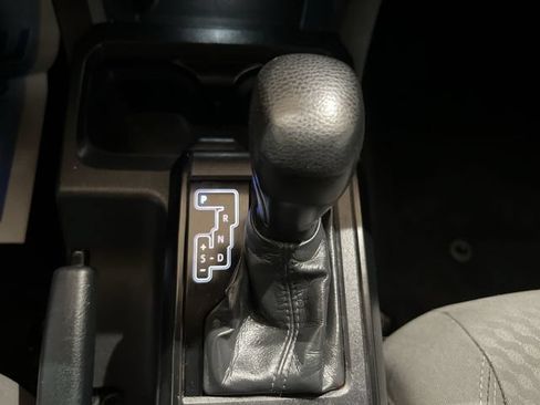Used 2022 Toyota Tacoma SR w/ SR Convenience Package RWD image 14