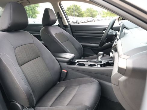Used 2024 Nissan Altima 2.5 SV FWD image 28