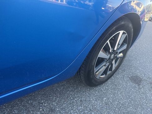 Used 2021 Nissan Versa SV image 6