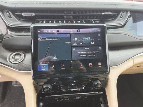 Certified 2023 Jeep Grand Cherokee Limited image 6