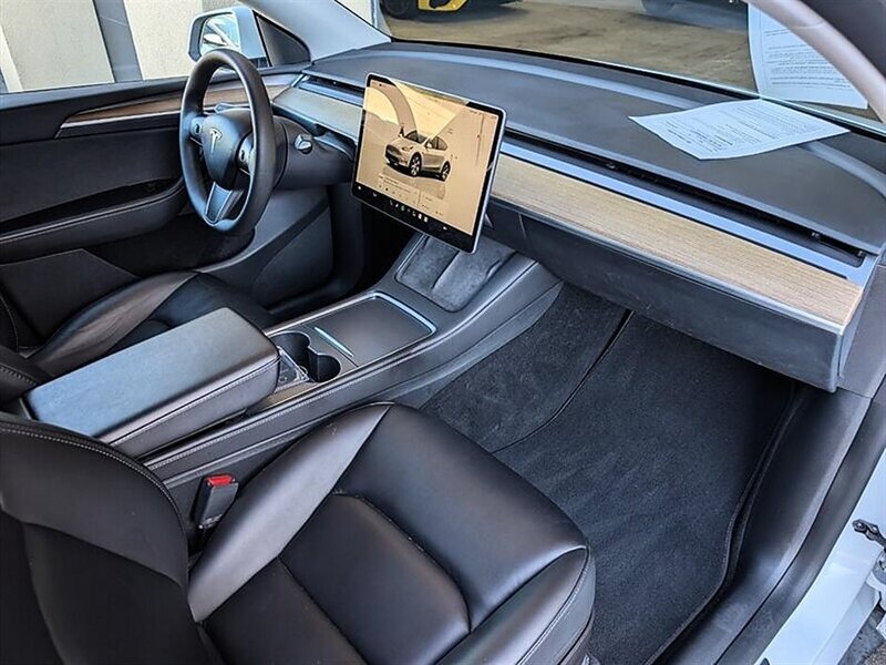 Used 2023 Tesla Model Y Long Range AWD/4WD image 4
