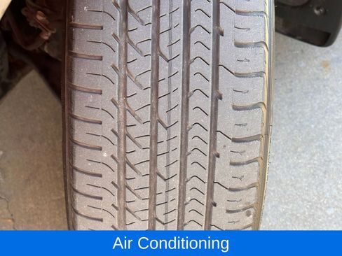 Used 2021 Toyota Highlander Platinum image 3