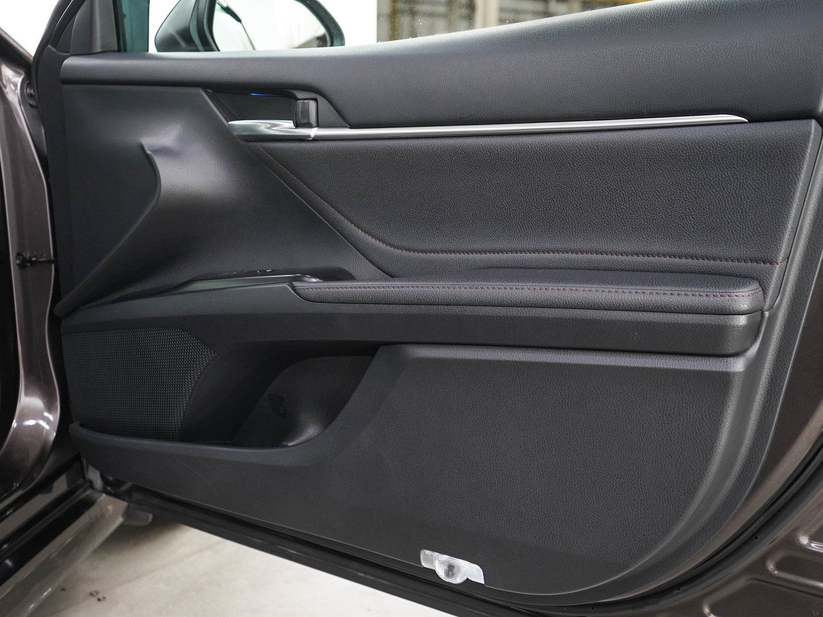 Used 2018 Toyota Camry XLE FWD image 9