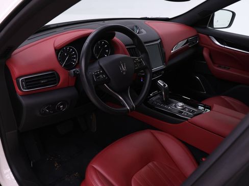 Used 2022 Maserati Levante GT image 9