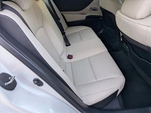 Used 2024 Lexus ES 350 w/ Premium Package image 17