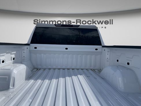 Used 2023 Chevrolet Silverado 1500 Custom image 9