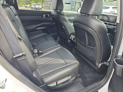 Used 2024 Kia Sorento S FWD image 15