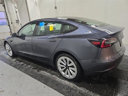 Used 2023 Tesla Model 3 Standard Range image 5