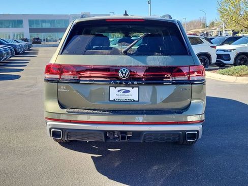 New 2026 Volkswagen Atlas Peak Edition AWD/4WD image 7