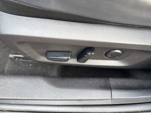 Used 2024 Mitsubishi Outlander SE Black Edition image 9