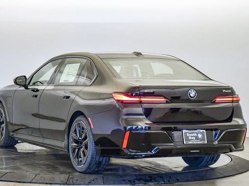 New 2026 BMW 750e xDrive w/ Executive Package image 2